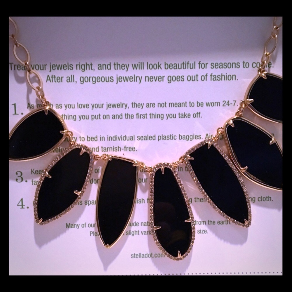 Stella & Dot Allegria Necklace
